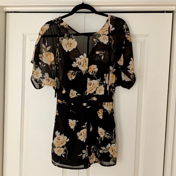 Dynamite Kimono Sleeve Floral Romper (New With Tag) - Picture 1 of 5